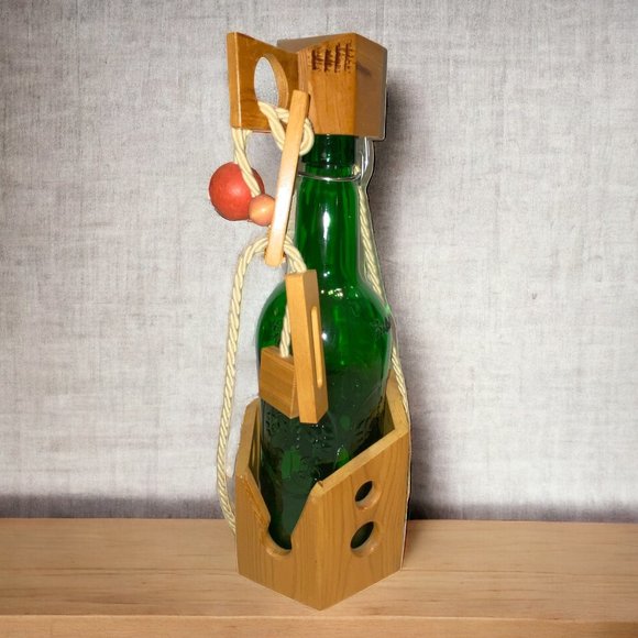 Vintage Wooden Wine Bottle Puzzle Gag Joke Gift - Picture 1 of 10